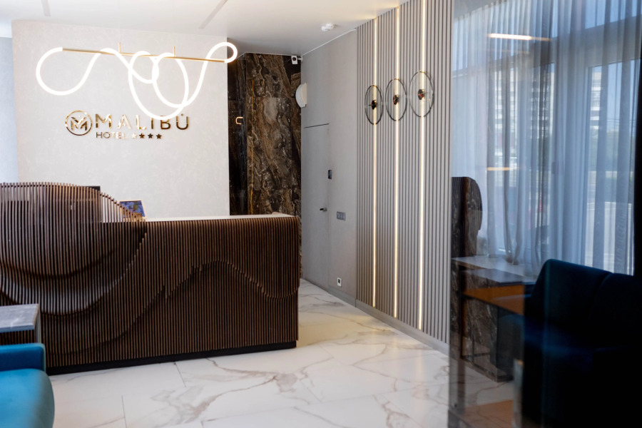 Отель Малибу