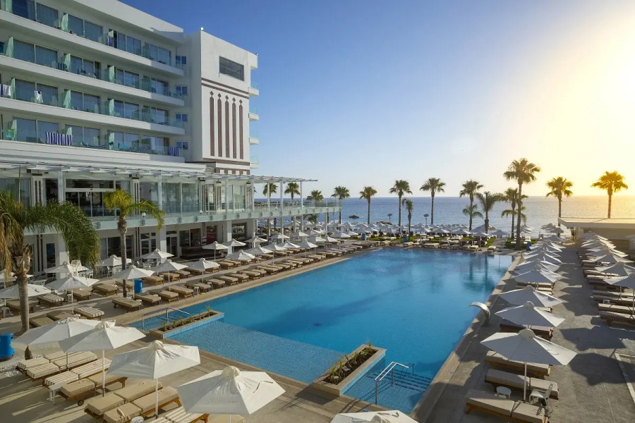 Отель Constantinos The Great Beach