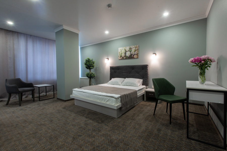 Отель Флора