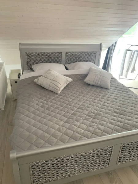 Квартира Однокомнатная мансарда у моря