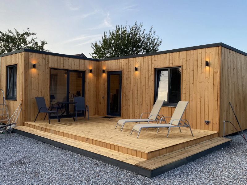 Частный дом у озера