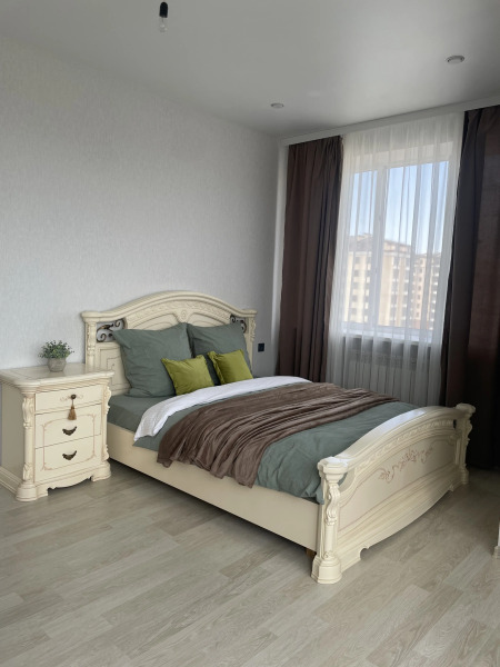 Квартира Просторная на Курсантов Кировцев