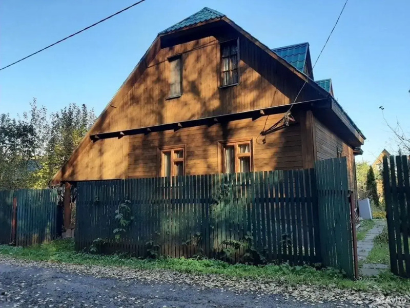 Частный дом четырехкомнатная дача, 95 м²