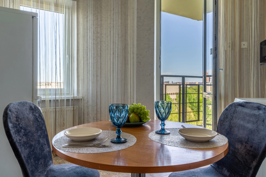 Квартира с балконом у госпиталя ветеранов