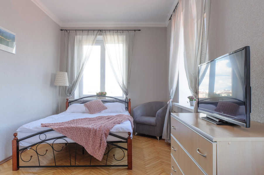 Апартаменты рядом с Монументом Победы