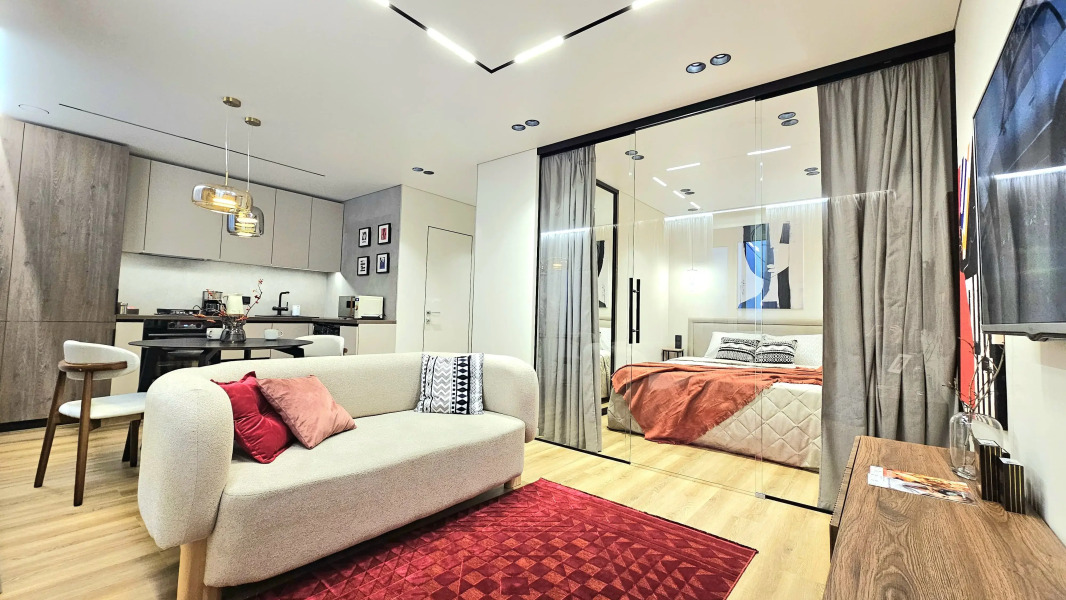 Квартира с Дизайнерским Ремонтом в Центральной Части Города от Urban Apartments