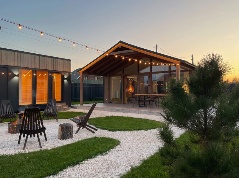 Частный дом просторный барнхаус с панорамными окнами