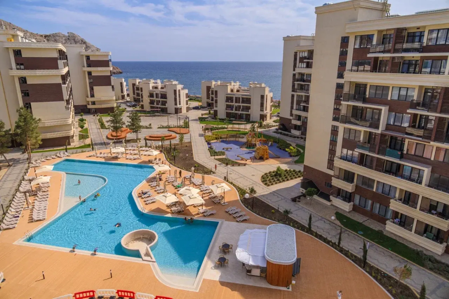 Апартаменты двухкомнатные Atlas на 1 линии у моря