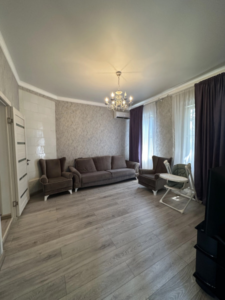 Частный дом Уютный дом с верандой и двориком со всеми удобствами