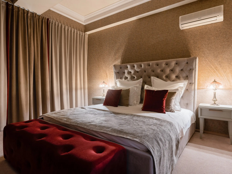 Отель Золотой Дельфин