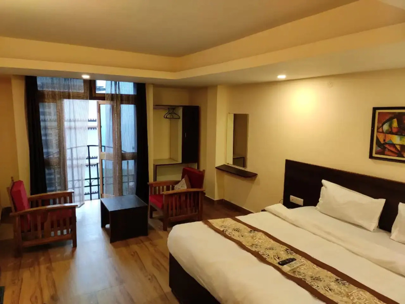 Отель The Narayani Continental