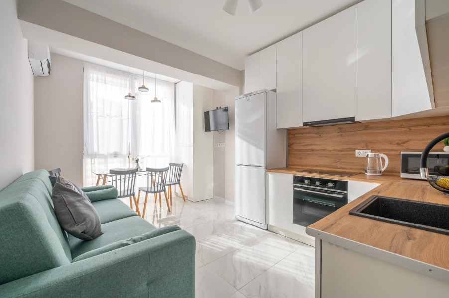 Светлая квартира с панорамными окнами. МПС 82