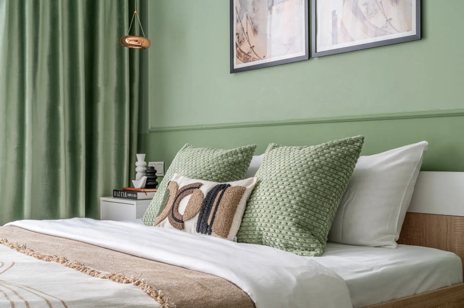 Студия у Метро Космонавтов