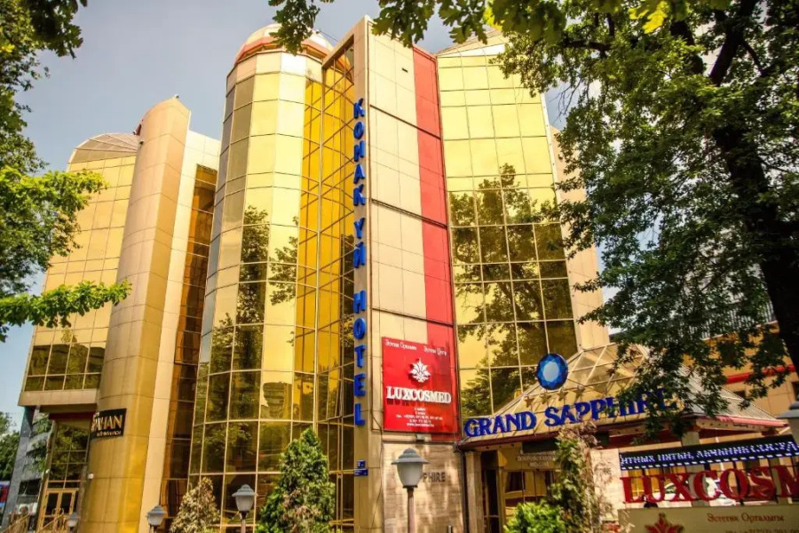 Grand Sapphire