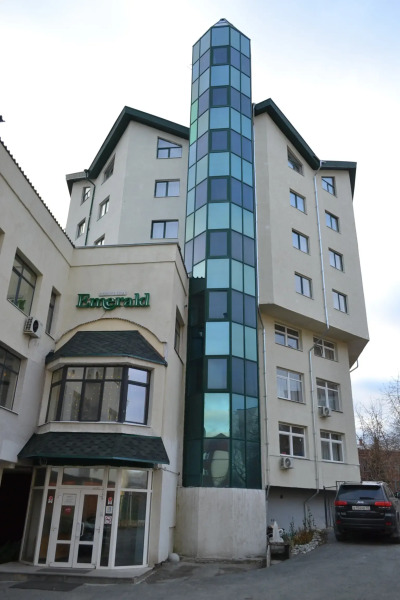 Отель Эмеральд