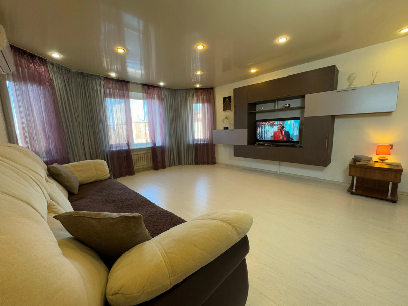 Квартира 3-Комнатная Верхнепортовая 64а