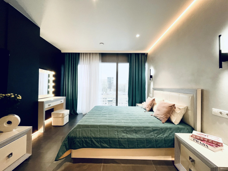 Квартира видовая Неотель в Резиденции Галерея Чижова, в центре города