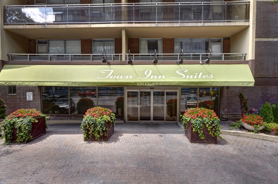Отель Town Inn Suites Hotel