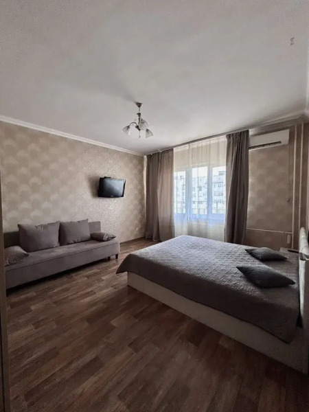 Квартира на  Александра Покрышкина 2к1 386