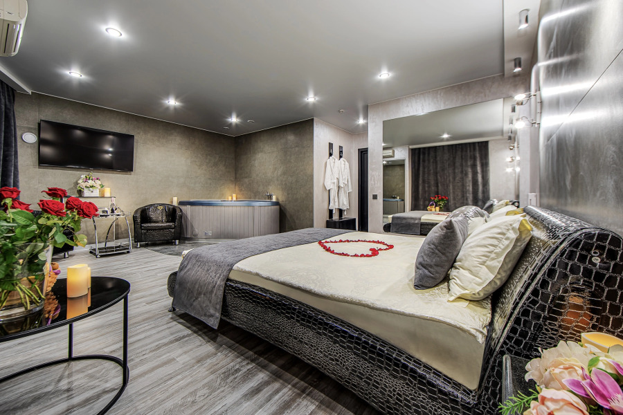 Отель Алекс на Дыбенко