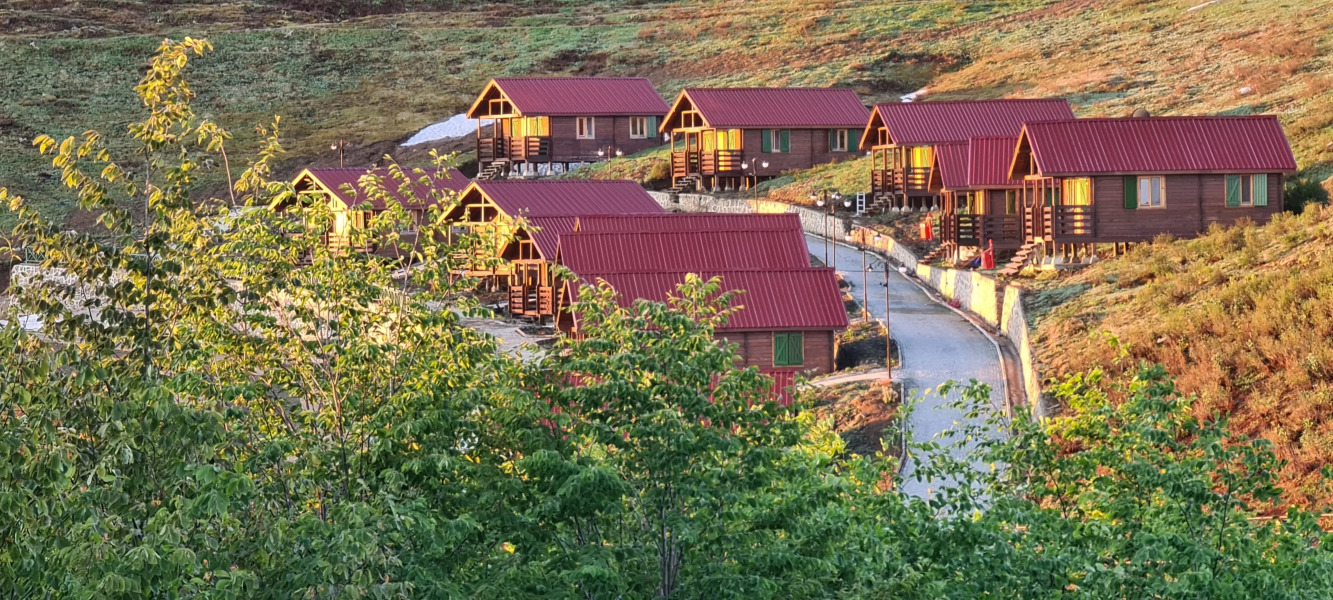 Flora Handüzü Resort & Wellness Bungalow Hotel