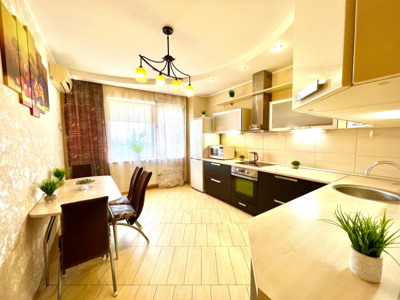 Апартаменты двухкомнатные на 11 Этаже в ЖК Современник с видом на реку Волгу