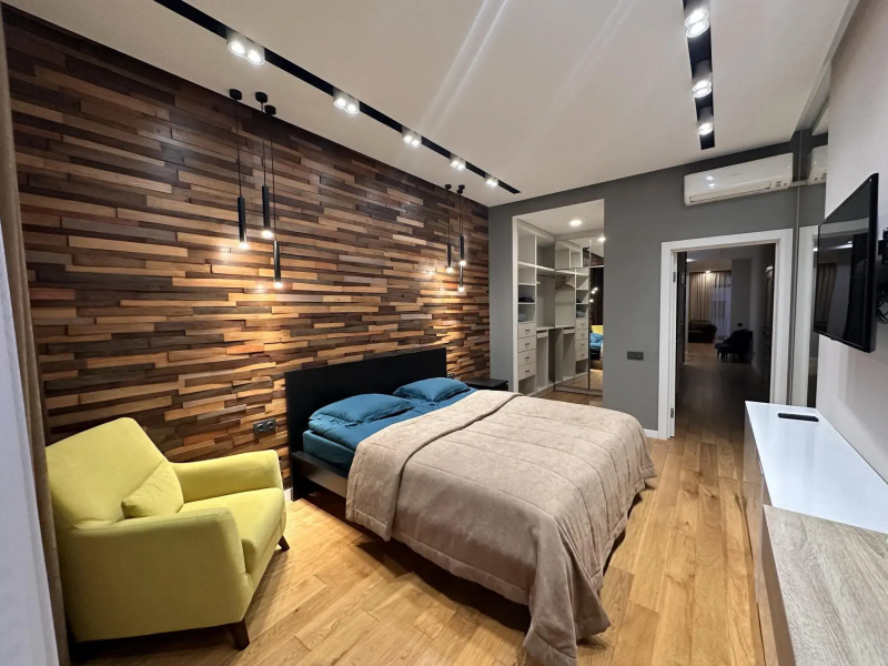 Апартаменты 2 Bedroom Apt On Republic Square