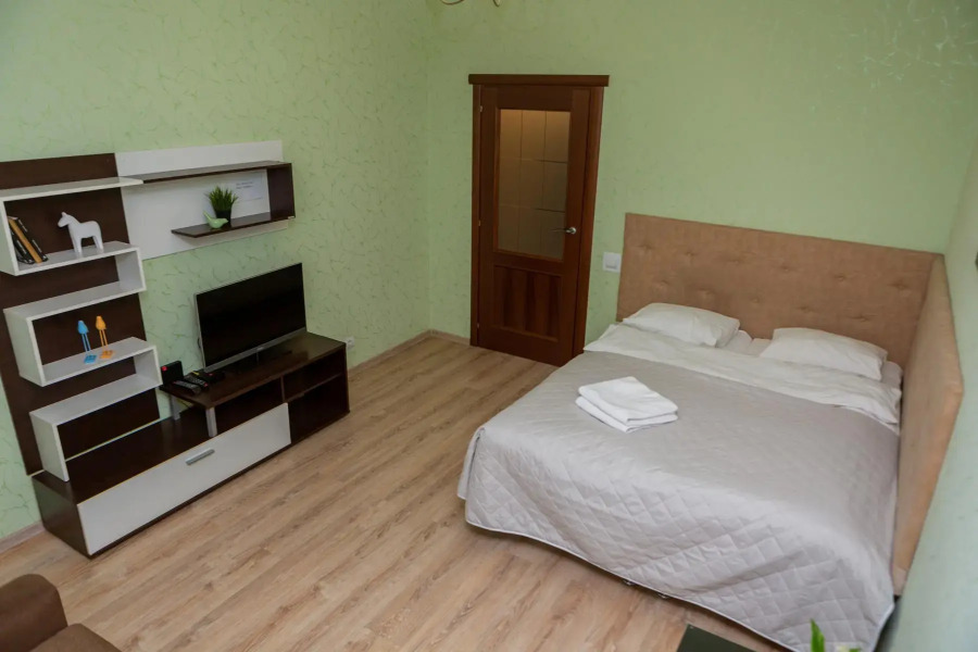 Апартаменты однокомнатные (17) Серебровская 91