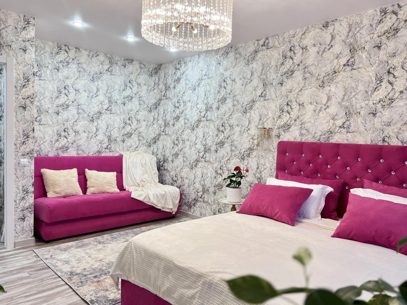 Квартира у метро Чкаловская улица Щорса 105