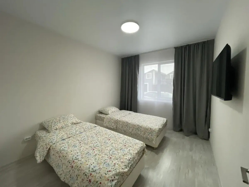 Апартаменты Вместительные Двухкомнатные  №1  в Новом Доме для Проживания от 1 до 4 Человек