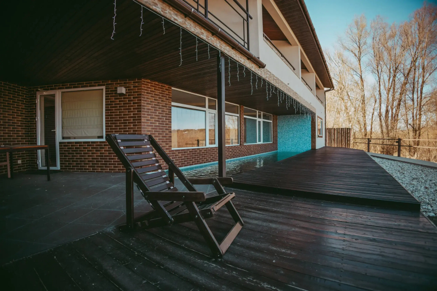 Гостевой дом Биография