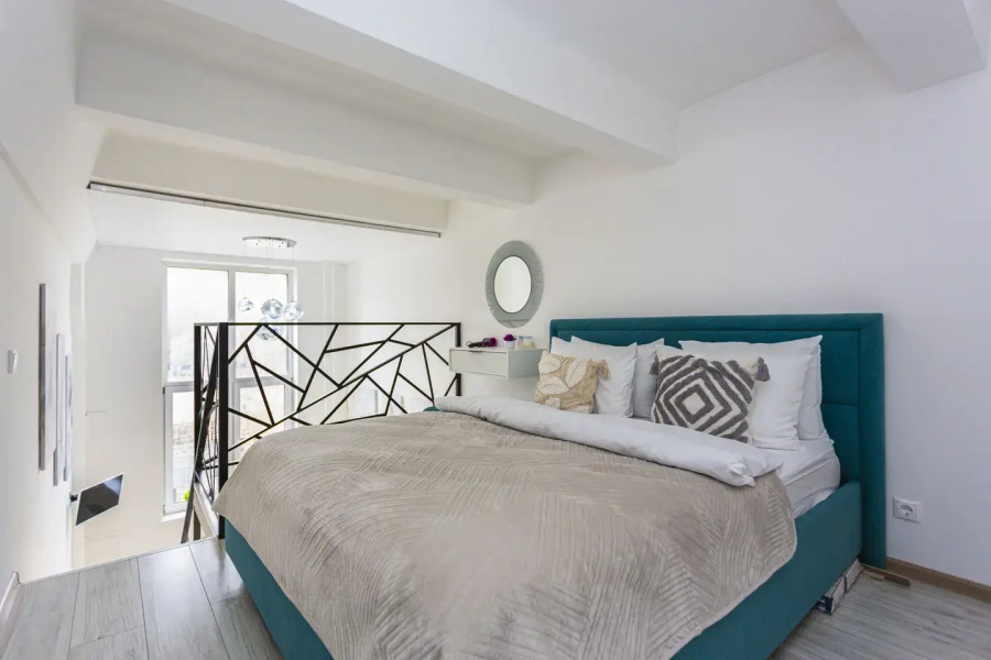 Квартира двухэтажная на Оптическом проезде 1