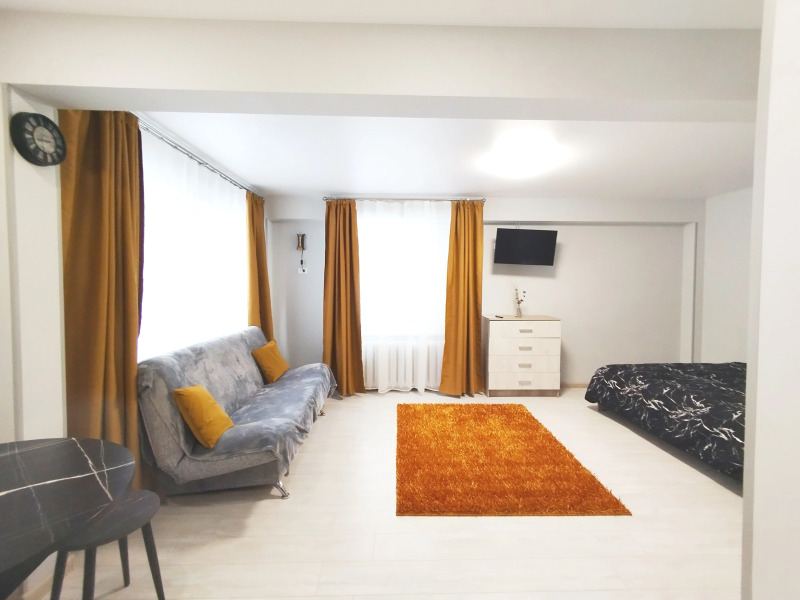 Квартира У Александровской Набережной