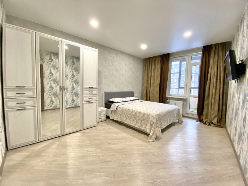 Квартира Большая двухкомнатная у метро Пионерская