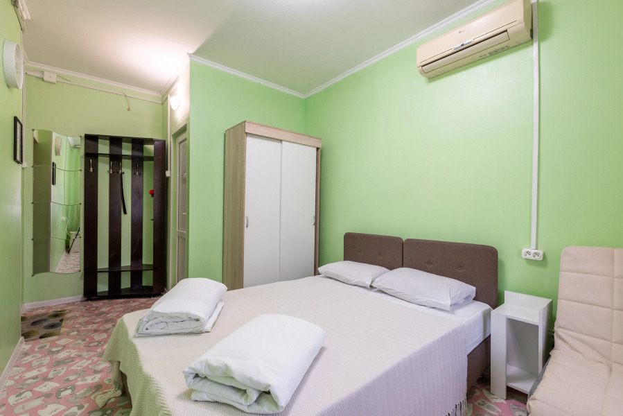 Квартира студия семейная уютная в частном доме в мкр. Кудепста