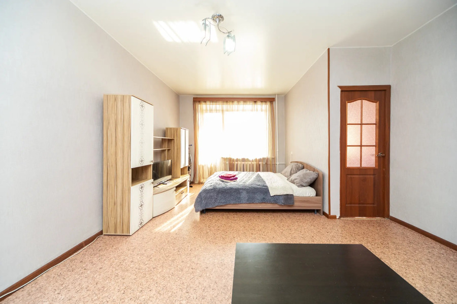 Апартаменты Мира 90