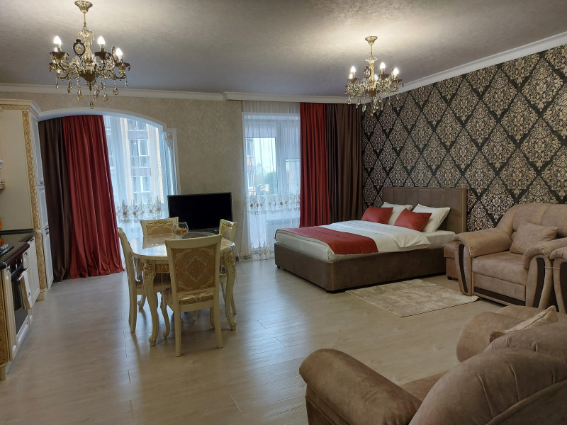 Апартаменты 5 Звезд на Шамиля Джикаева 5А-2