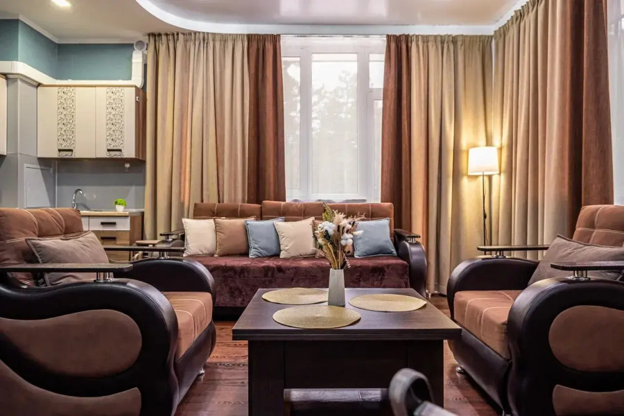 Апартаменты Семейные с Балконом  и Красивым Видом в Сосновом Лесу от Квартирукинг