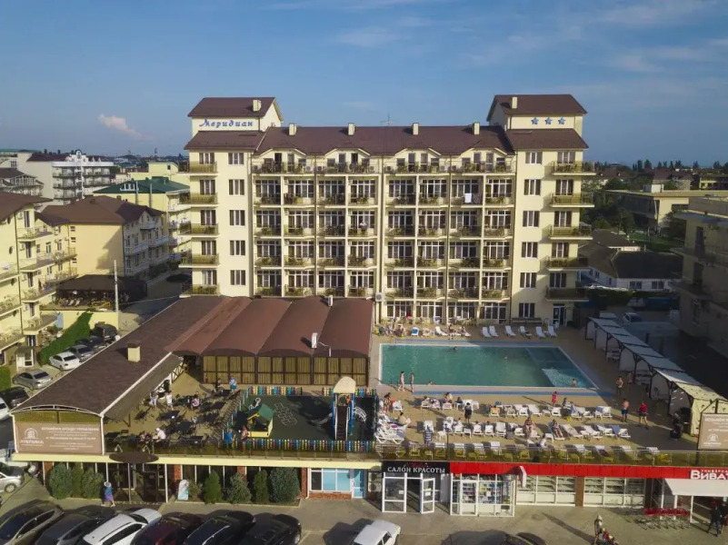 Отель Меридиан Плаза