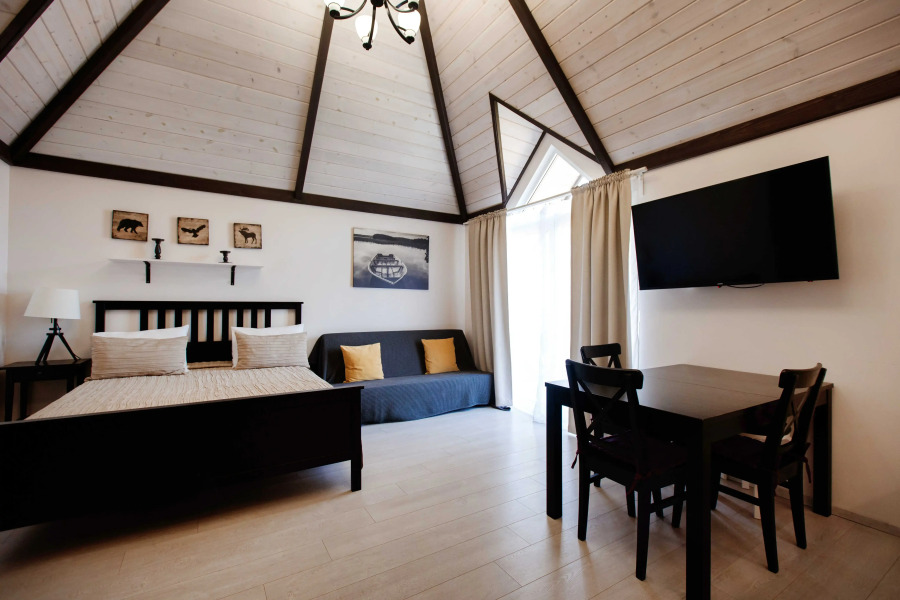 Апартаменты двухуровневые с балконом