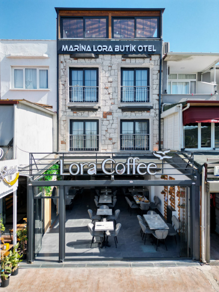 Отель Bed&Breakfast Marina Lora