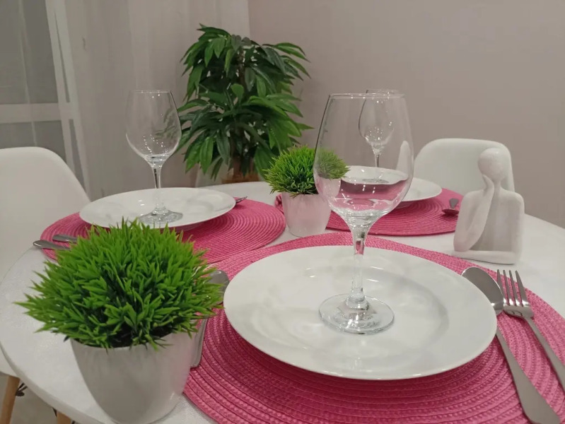 Апартаменты 1-комнатные сети «Все в гости» для 4-х на ул.Кузнецова 97А на 8 этаже