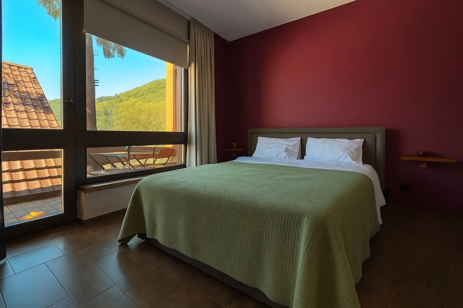 Квартира С отдельной спальней и балконом в центре Поляны