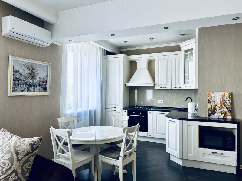 Апартаменты Unique Apart Гарден в Самом Центре Кемерово на Главной Прогулочной Улице Весенней 16