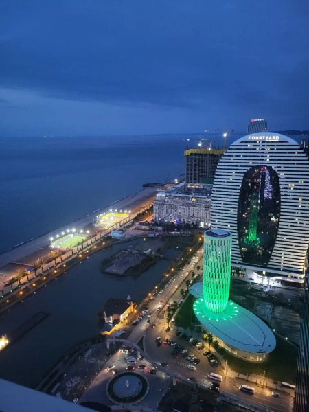 Апарт-отель Orbi City аппартаменты с прекрасным видом на море и город