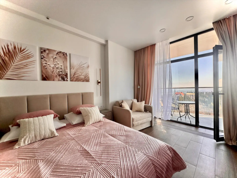 Апартаменты LS-Art-Sweet Caramel с Видом на Море со 2 Этажа