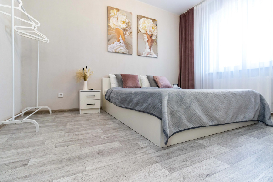 Квартира комфортные Ивана Захарова 18/2