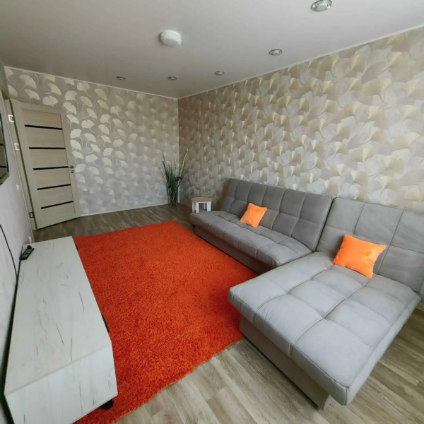 Квартира трехкомнатная на Союза Республик 26