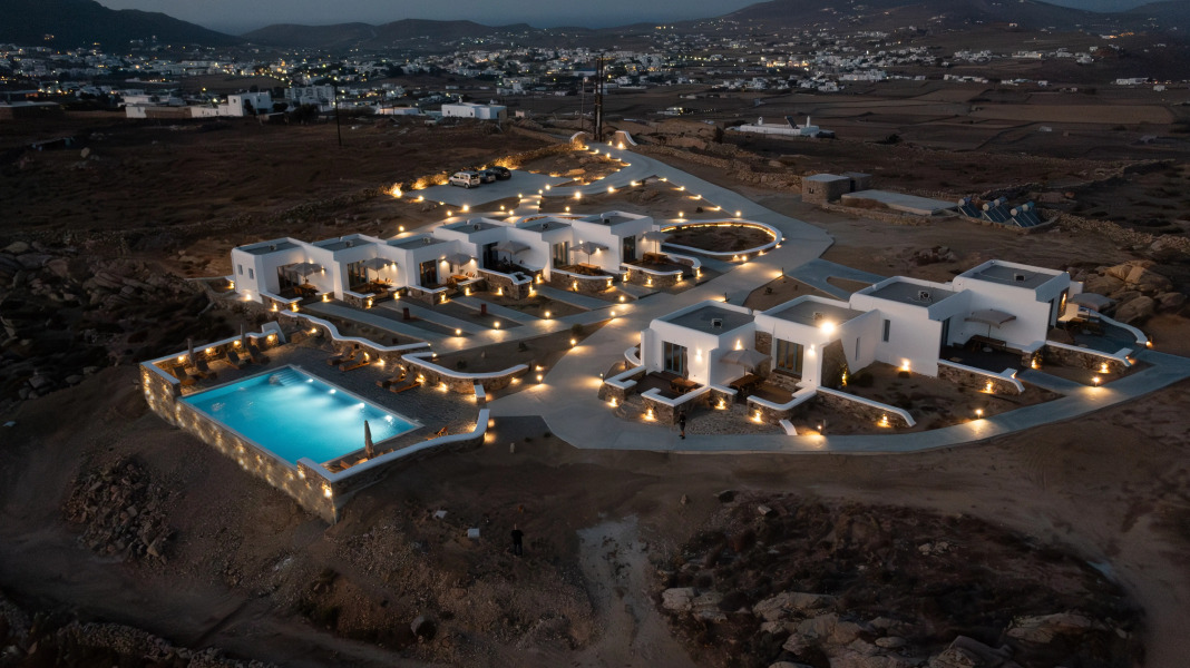 Отель Thronos Suites