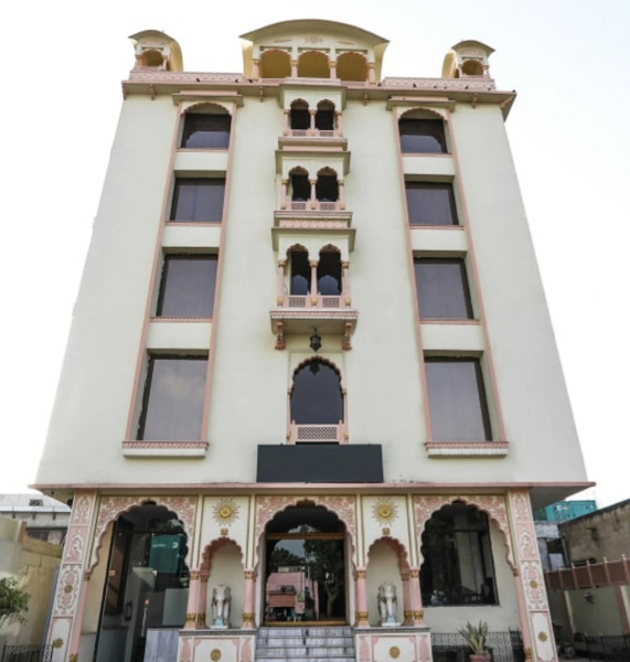 Отель Golden Ram